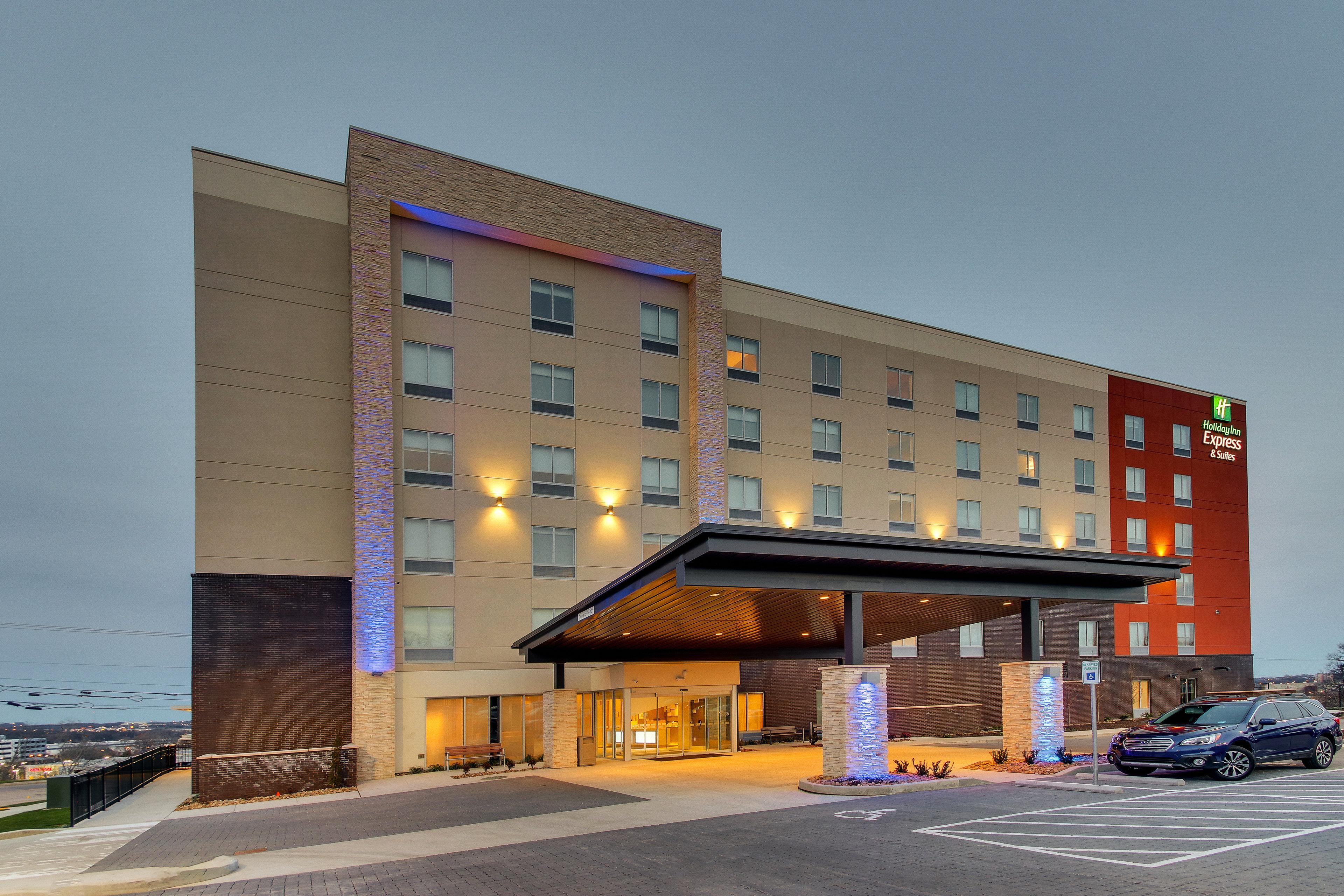 Holiday Inn Express & Suites - Nashville Metrocenter Downtown By Ihg Ngoại thất bức ảnh
